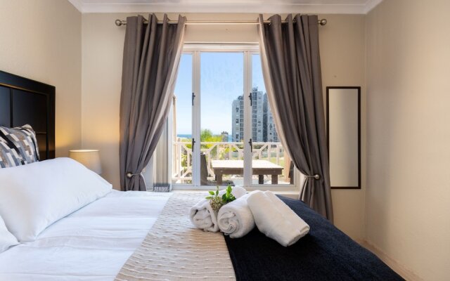 Mont Serrat 58 by CTHA