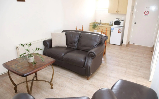 Antonis G. Hotel Apartments