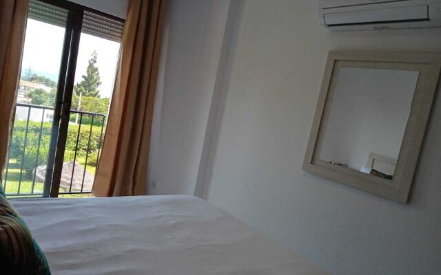 Impeccable 2-bed Apartment Ecuador, Los Claveles