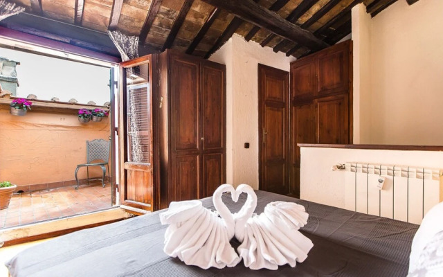 Rental in Rome Arco della Ciambella Penthouse