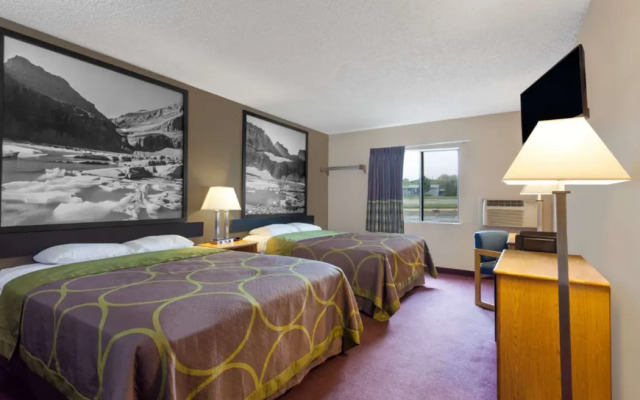 Super 8 by Wyndham Helen