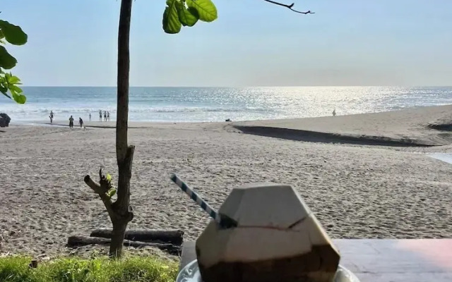 Lovely 2 Bedroom Villa Next to Munggu Beach!