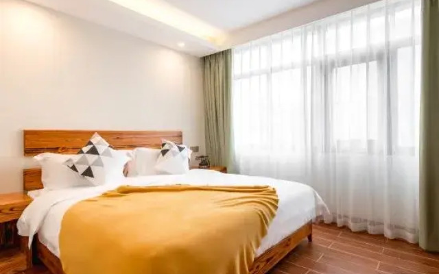 V8 Express Hotel
