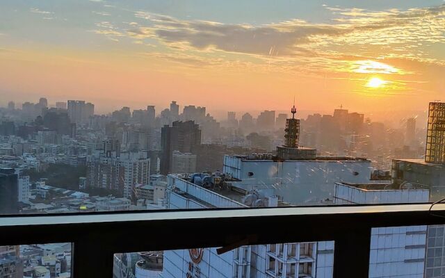 Shana Skyline Hostel