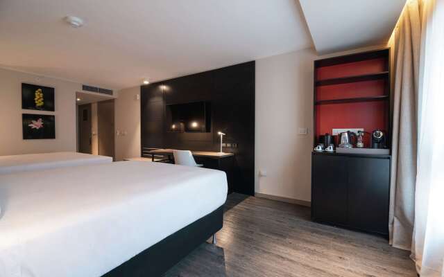 SORO Montevideo, Curio Collection by Hilton