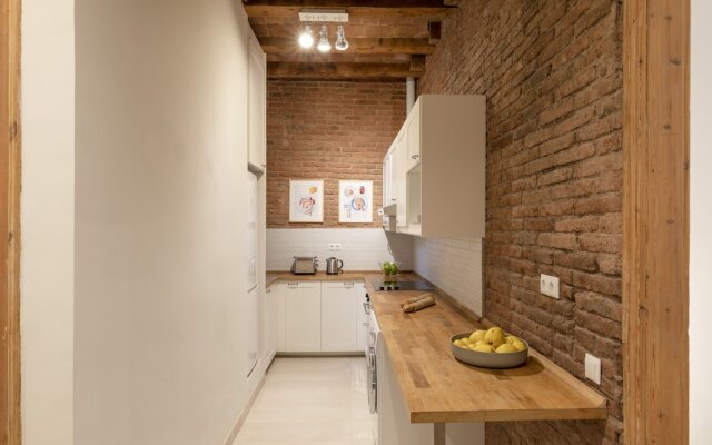 Aspasios Gracia Apartments