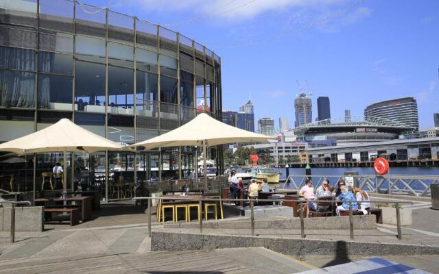 Docklands Luxury Penthouse Right Above The District Docklands