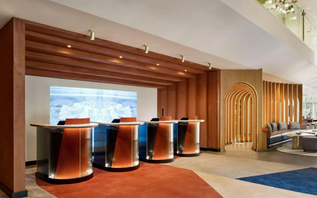 Montcalm East, Autograph Collection