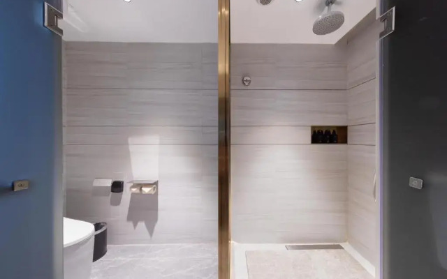 PLUS Yishang Hotel (Wanlvyuan Store of Haikou International Trade)