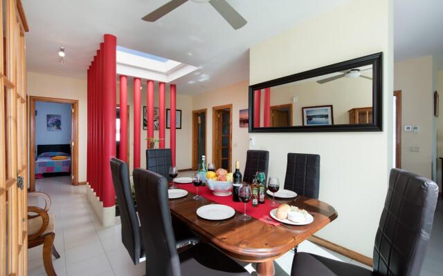 Villa Reyes