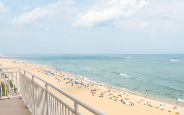 Comfort Suites Beachfront