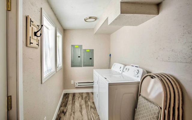 Family-friendly Menomonie Retreat: Walk to Town!