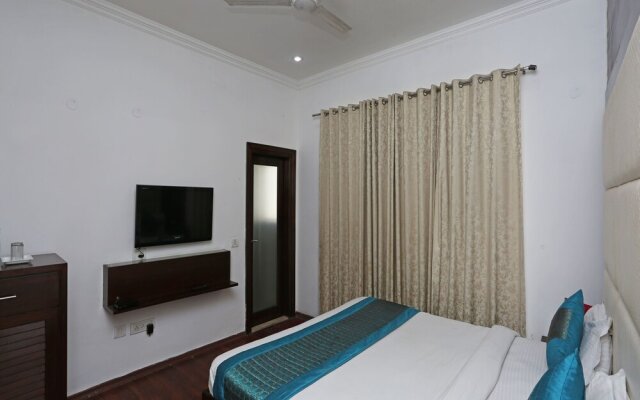 Hotel Pacific Inn Suites by OYO Rooms