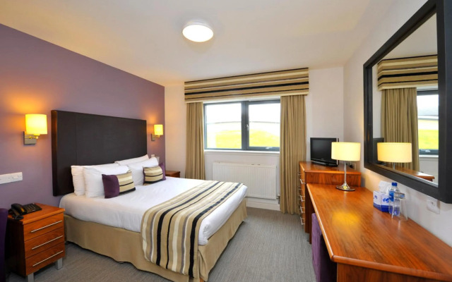 Stirling Court Hotel
