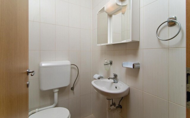 Beautiful Home in Sevid With Wifi and 4 Bedrooms