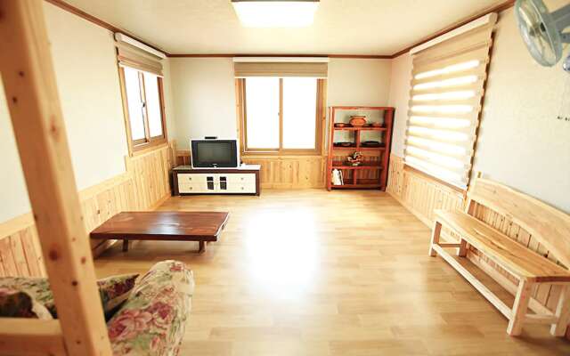 Jeju Happy Cabin Pension