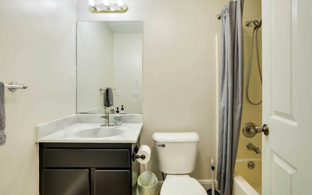 Spacious Hildale House w/ Large Deck!