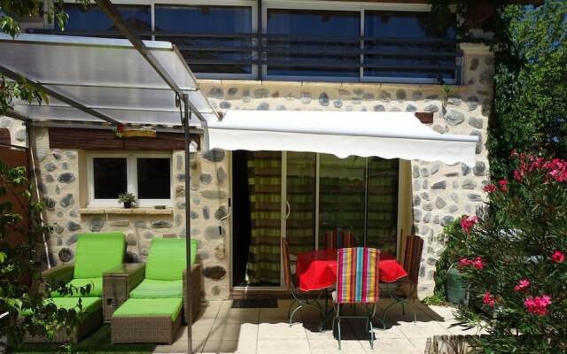 House With 2 Bedrooms in Massillargues-attuech, With Pool Access, Encl