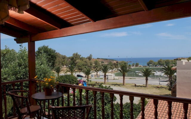 Karavanos Apartments