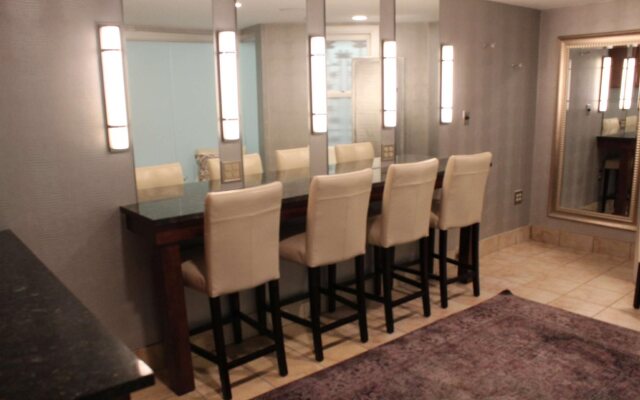 Best Western Plus White Bear Country Inn