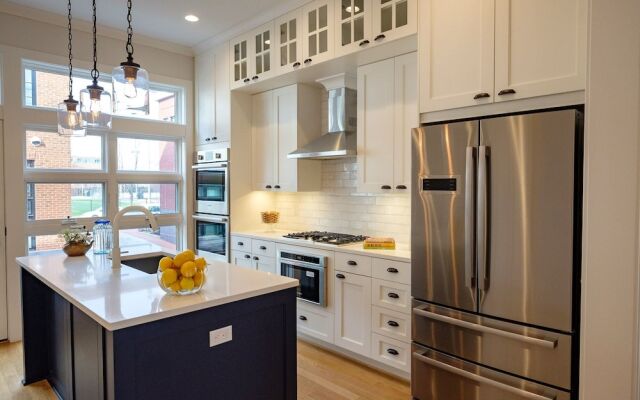 Capitol Hill - Four Bedroom TownHouse