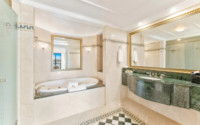 Imperial Hotel Gold Coast