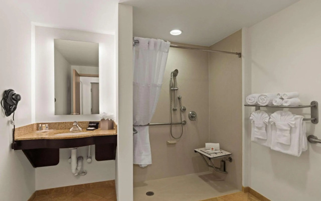 Comfort Suites Vero Beach I-95