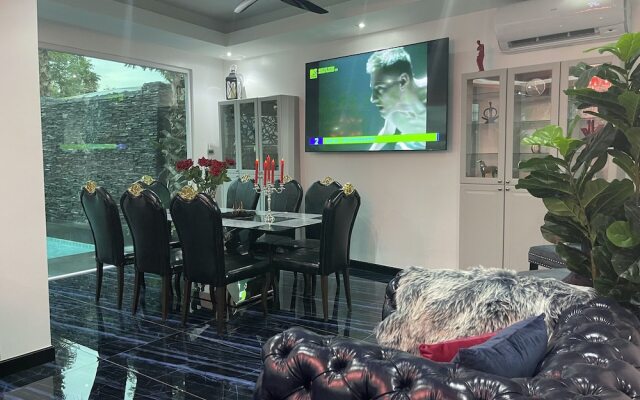 Hollywood Pool Villa Jomtien Pattaya