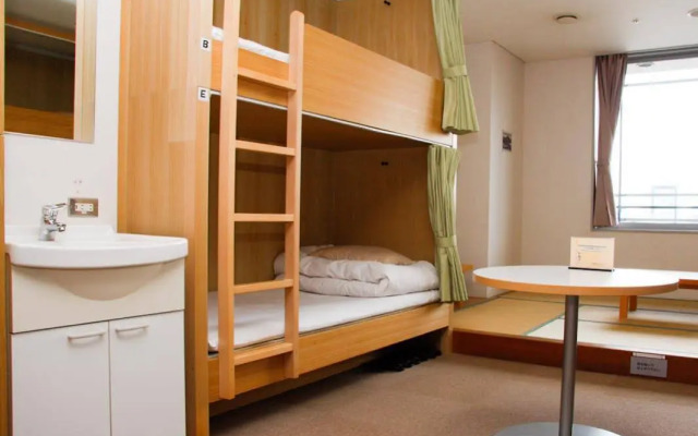 Shin-Osaka Youth Hostel
