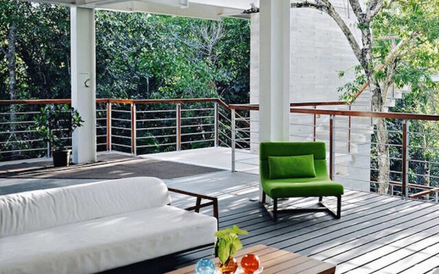 Private Rooftop Penthouse by Olahola