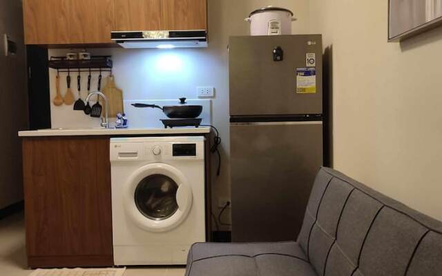 Condo in Lapu-lapu wd 3 Pools/free Wifi&netflix