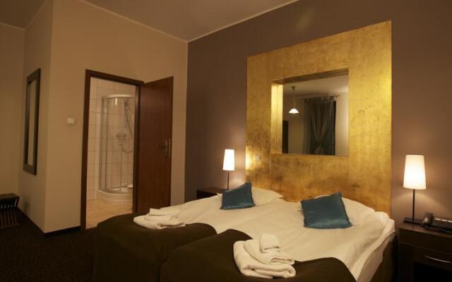 A PROPOS Hotel, Restauracja, Club