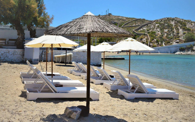Vari Beach Hotel