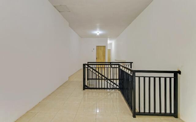 OYO 3495 Menjangan Residence at De Priok