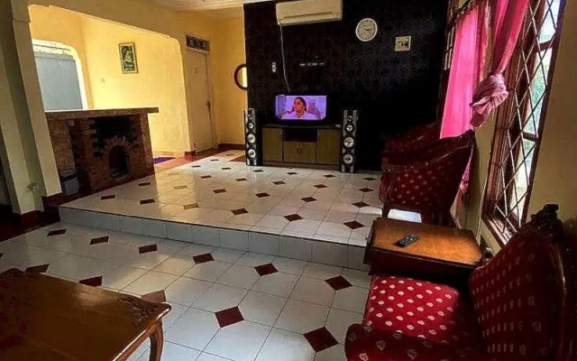 Express O 91278 Pahlawan Udyana Syariah