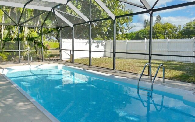 Pet-friendly Waterside Home With Pool/steps to Beach