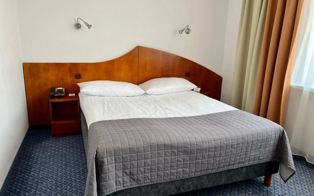 City Hotel