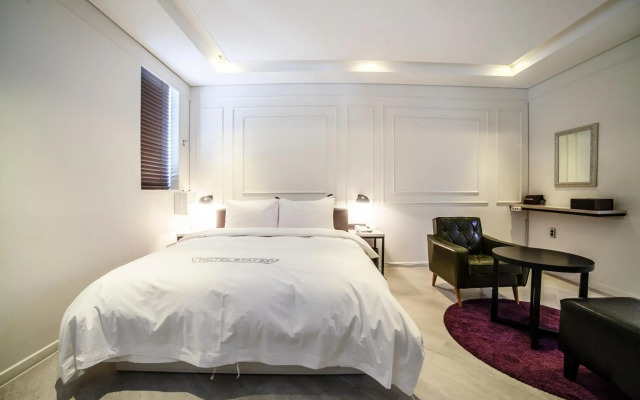 Hotel Stay 53