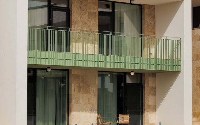 Hypnose Resort by the Sea