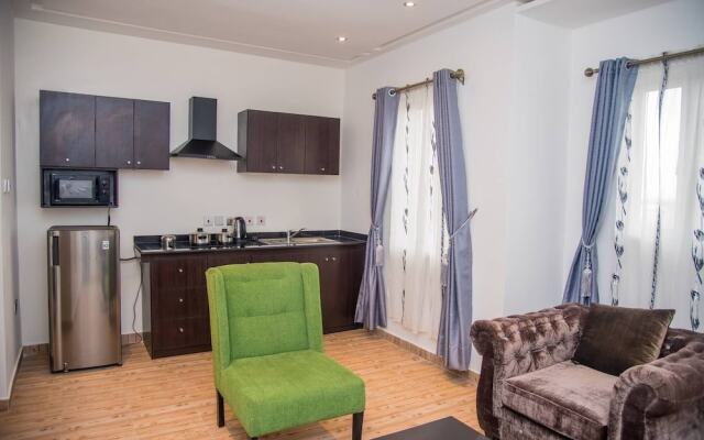 James Court Hotel & Luxury Apartments