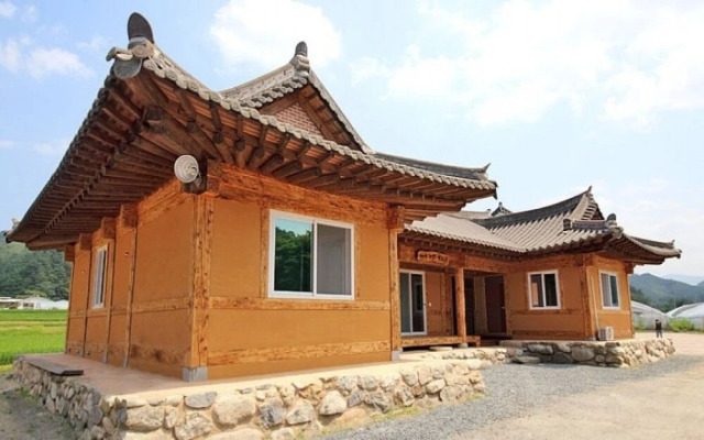 Yangyang Geumpurae Pension