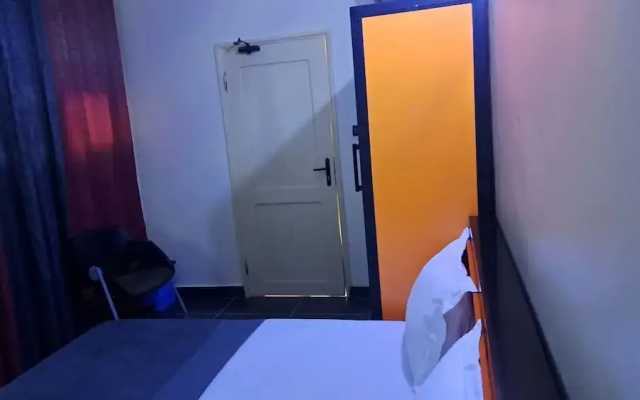 Room-economy Double Bed in Royal Blue Gu