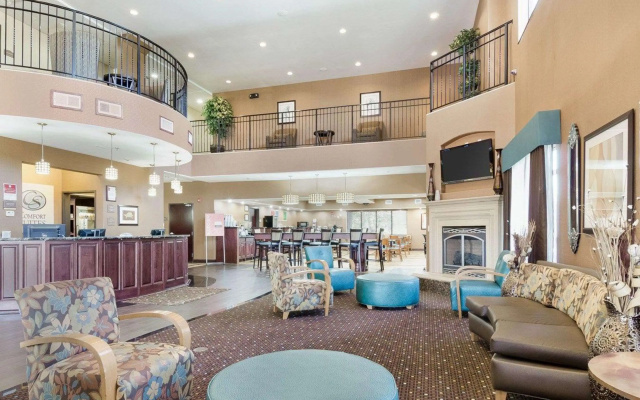 Comfort Suites Topeka Northwest