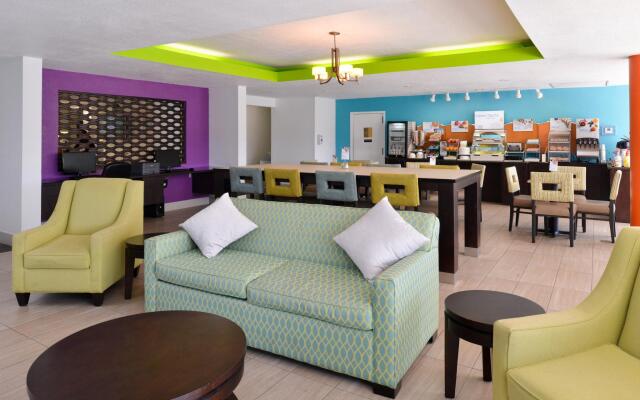 Holiday Inn Express & Suites Florida City by IHG