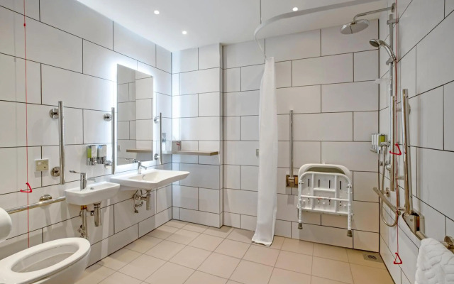 Hampton by Hilton Bath City