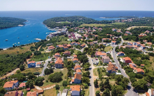 Stunning Home in Pula With Wifi and 2 Bedrooms