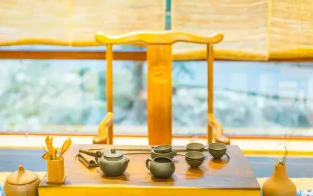 Aiduo Xiaozhu Hostel