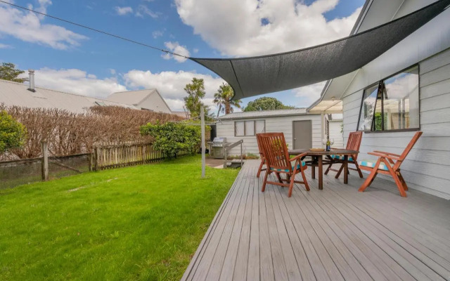 Treasure on Chestnut - Tairua Holiday Home