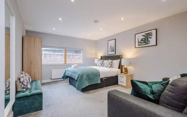 Charming 2 bedroom in Central Lpl - parking included!