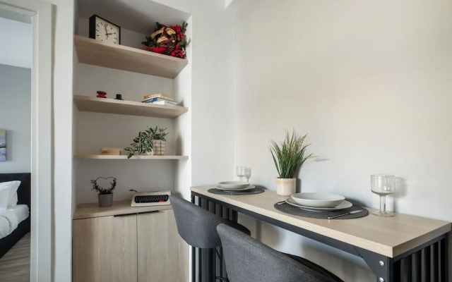 Sway - Chic 1-BR Apt & Balcony in Athens